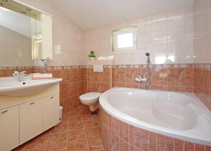 Mia Макарска